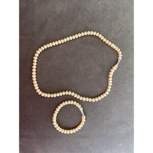 Freshwater Pearl Necklace & Bracelet Set With Screw Clasp